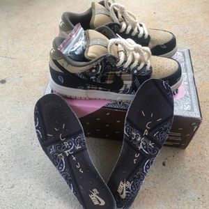 Meet your Posher, Dee